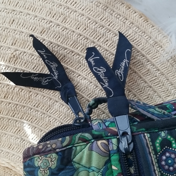 VERA BRADLEY CROSSBODY DISCONTINUED BAG - Picture 11 of 14